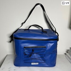 NWT Yeti Blue Duffel Cooler Bag with Adjustable Shoulder Strap